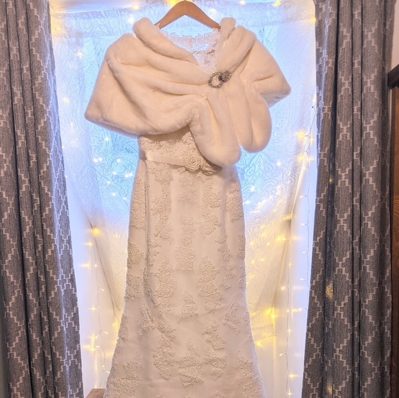 Venice Lace Appliqués Morilee Wedding Dress w tags - Picture 6 of 7